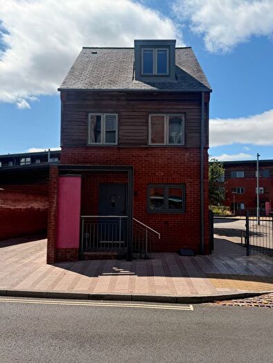 3 Bedroom Property To Rent In Basin Road, Worcester, WR5