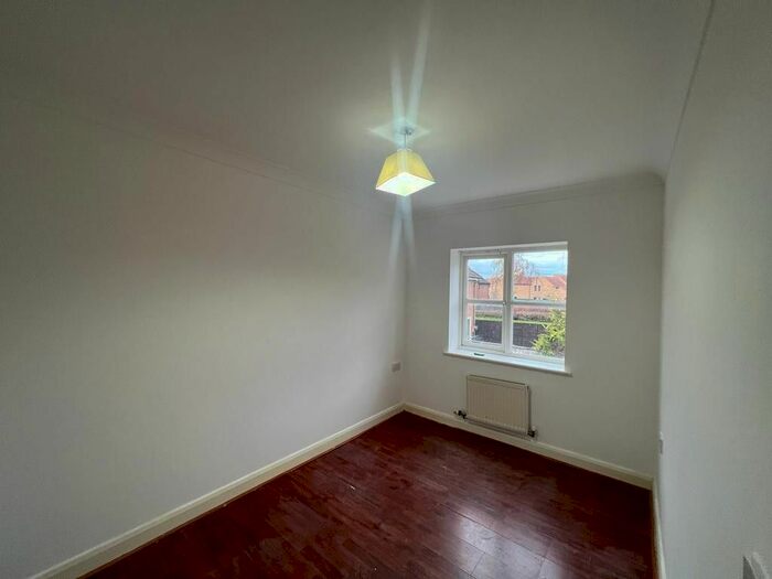 4 Bedroom End Of Terrace House To Rent In Brantwood Close, Milton Keynes, Buckinghamshire, MK4