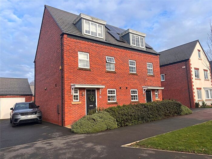 3 Bedroom Semi-Detached House For Sale In Peabody Way, Warwick, Warwickshire, CV34