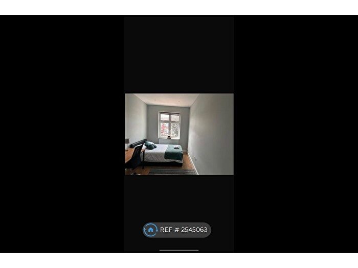 3 Bedroom Flat To Rent In Bourne Hill, London, N13