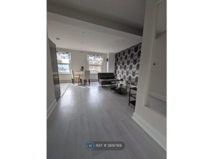 2 Bedroom Flat To Rent In Kingsland Road, London, E2