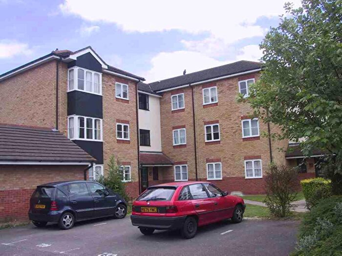 2 Bedroom Flat To Rent In Tamarin Gardens, Cambridge, CB1