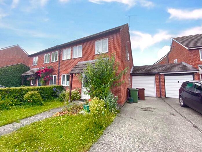 4 Bedroom Semi-Detached House To Rent In Sovereign Close, Didcot, Oxfordshire, OX11
