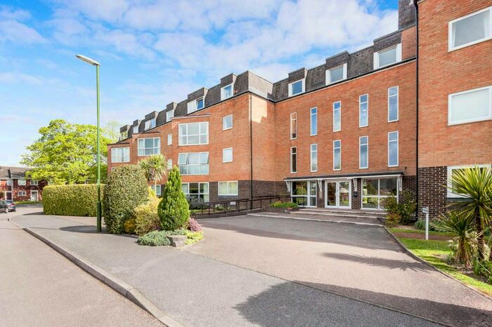 1 Bedroom Flat To Rent In Kings Road, Horsham, RH13