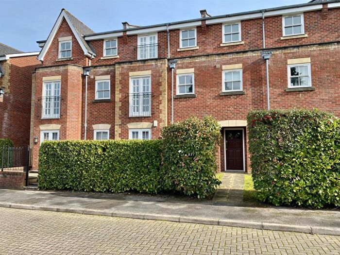 3 Bedroom Apartment For Sale In Sandfield Court, The Bars, Guildford, GU1