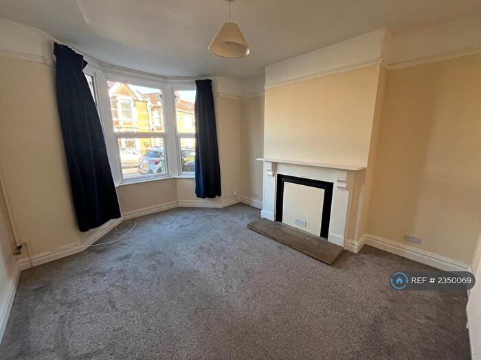 4 Bedroom Terraced House To Rent In Grove Park Avenue, Bristol, BS4