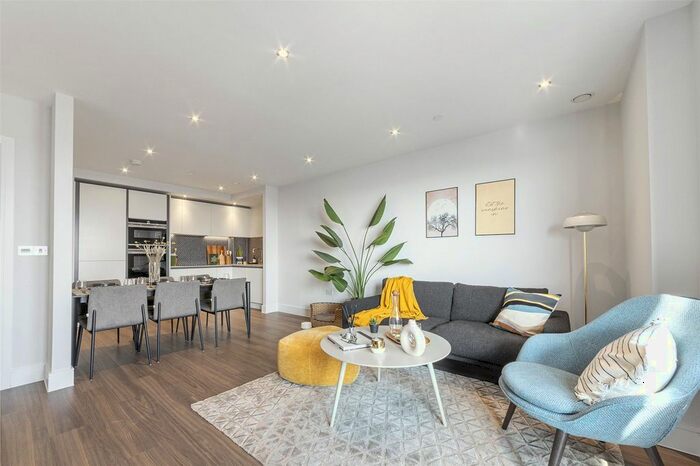 2 Bedroom Flat To Rent In Uncle Southall, Merrick Road, Southall, UB2