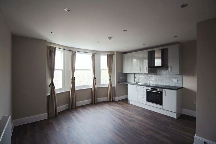 1 Bedroom Flat To Rent In Silver Street, Enfield, EN1