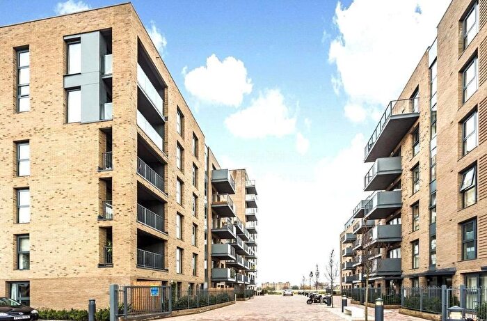 3 Bedroom Flat To Rent In Green Lanes Walk, Finsbury Park, London, N4