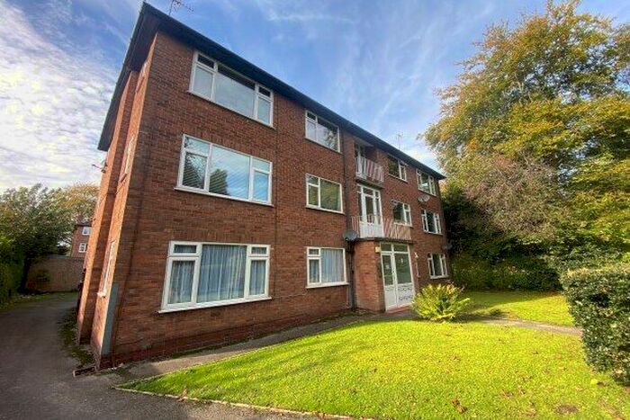 2 Bedroom Flat To Rent In Brooklands Crescent, Sale, M33