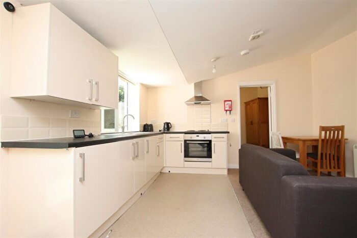 1 Bedroom Flat To Rent In Lower Bristol Road, Bath, BA2