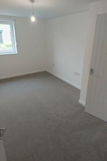2 Bedroom Flat To Rent In Briggers Brae, EH30