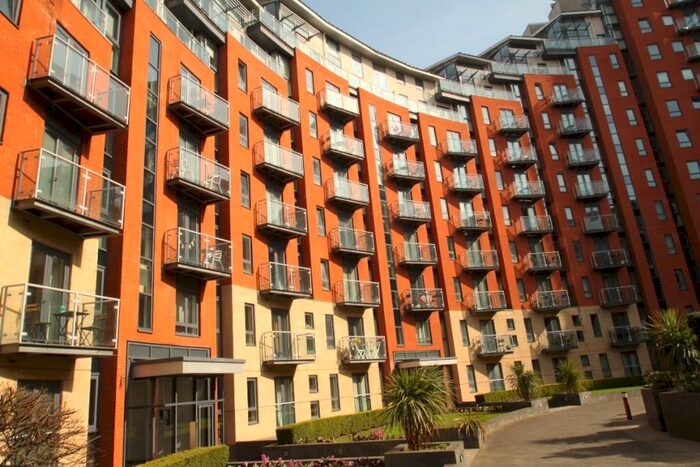 1 Bedroom Flat To Rent In Gotts Road, Leeds, West Yorkshire, LS12