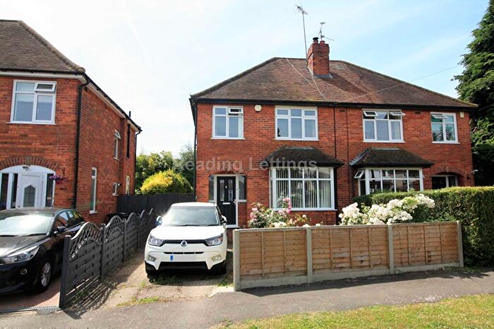 3 Bedroom Semi Detached House To Rent In South View Avenue, Caversham, RG4