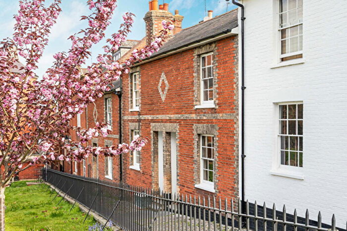 2 Bedroom Terraced House For Sale In Trinity Churchyard, Guildford, GU1