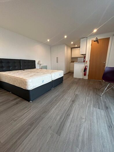 Studio To Rent In Finchley Road, London, NW3