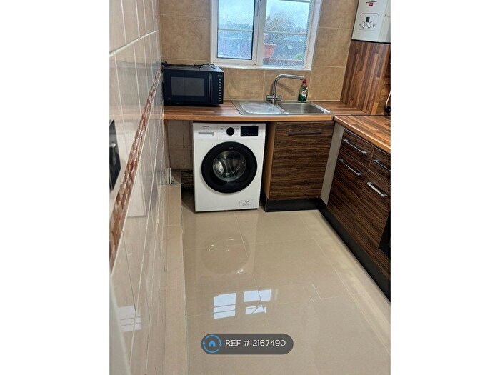 3 Bedroom Flat To Rent In Victoria Road, Ruislip, HA4