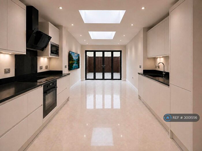 3 Bedroom Maisonette To Rent In Adelaide Avenue, Brockley, London Bridge, Canary Wharf, Peckham, SE4