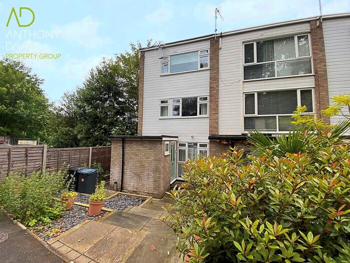 4 Bedroom End Of Terrace House To Rent In Greencoates, Hertford, SG13