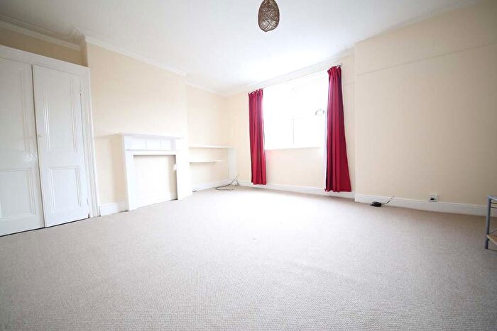 2 Bedroom Flat To Rent In Methley Drive, Chapel Allerton, LS7