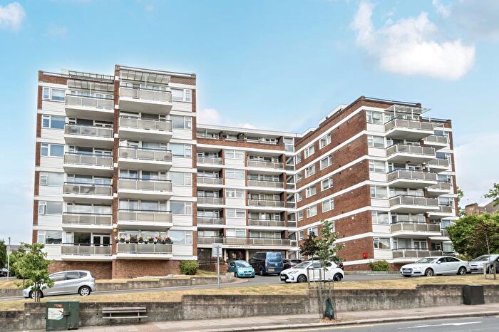 2 Bedroom Flat For Sale In Regents Park Road, Finchley Central, N3