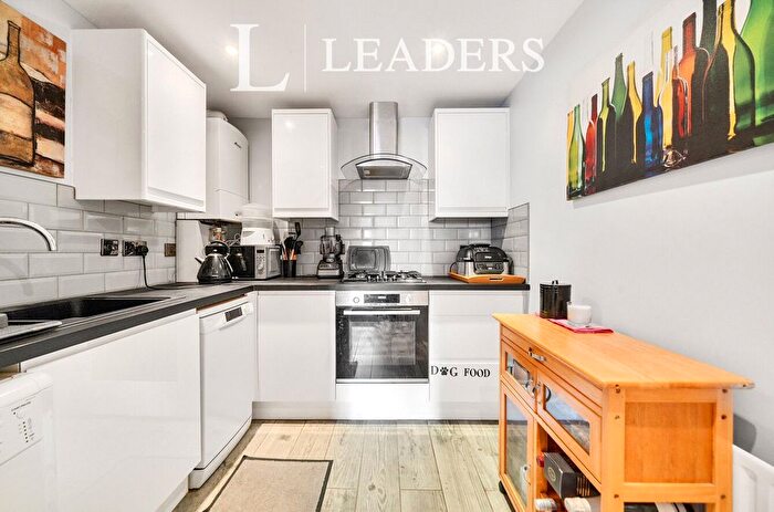 1 Bedroom Flat For Sale In Medway Wharf Road, Tonbridge, Kent, TN9