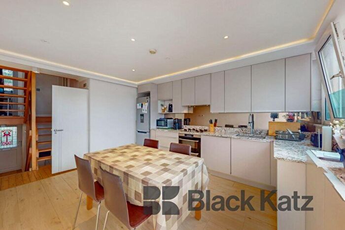 3 Bedroom Flat To Rent In Netherwood Street, West Hampstead (Inclusive Of Gas), NW6