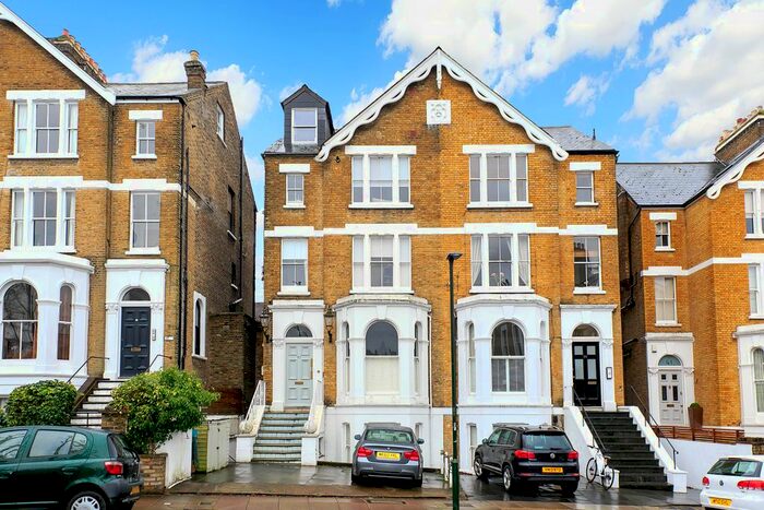 1 Bedroom Flat To Rent In Onslow Road, Richmond, TW10