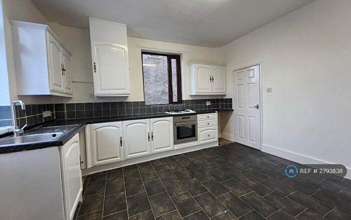 2 Bedroom Terraced House To Rent In Walker St, Manchester, M24