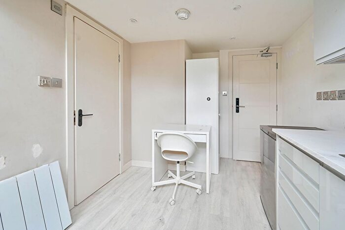 Studio To Rent In Villiers Road, Kingston, Kingston Upon Thames, KT1