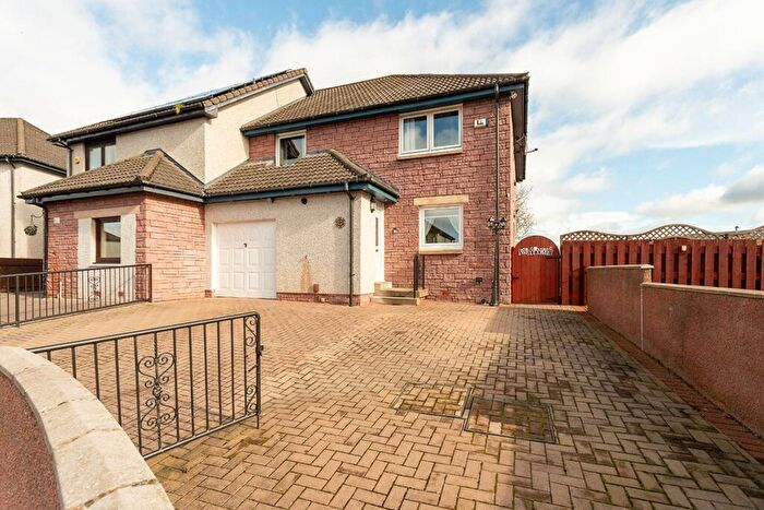 4 Bedroom Semi Detached House For Sale In Chevaliers Pend, Dundee, DD4