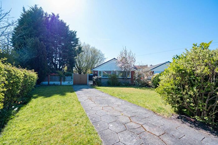 3 Bedroom Detached Bungalow For Sale In Courtfield, Ormskirk, L39