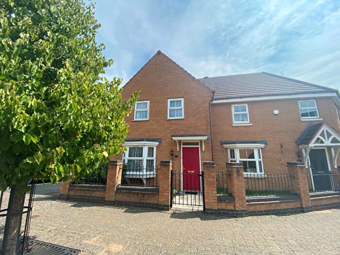 3 Bedroom Semi-Detached House To Rent In Crackthorne Drive, Coton Park, Rugby, CV23