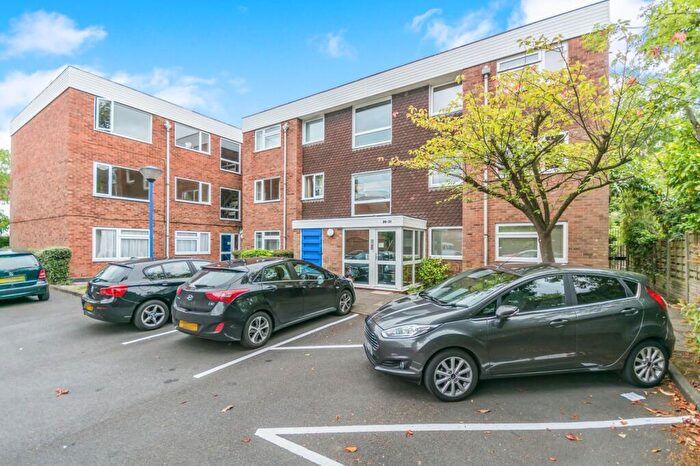 2 Bedroom Flat To Rent In Old Warwick Court, Solihull, B92