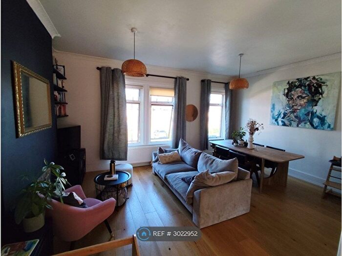 3 Bedroom Maisonette To Rent In Buckleigh Road, London, SW16
