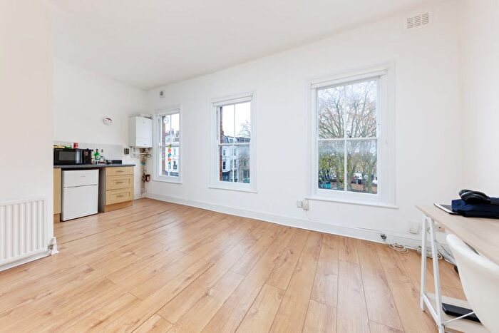 1 Bedroom Flat To Rent In Upper Street, London, N1