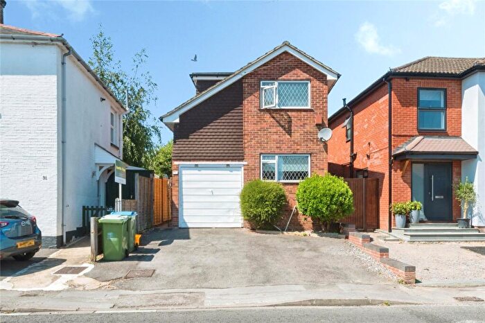 3 Bedroom Detached House For Sale In Middle Road, Southampton, Hampshire, SO19