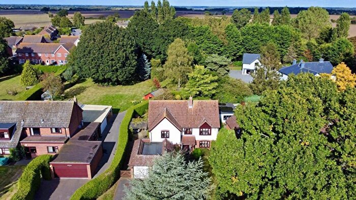 4 Bedroom Detached House For Sale In Burnt House Lane, Kirton, IP10