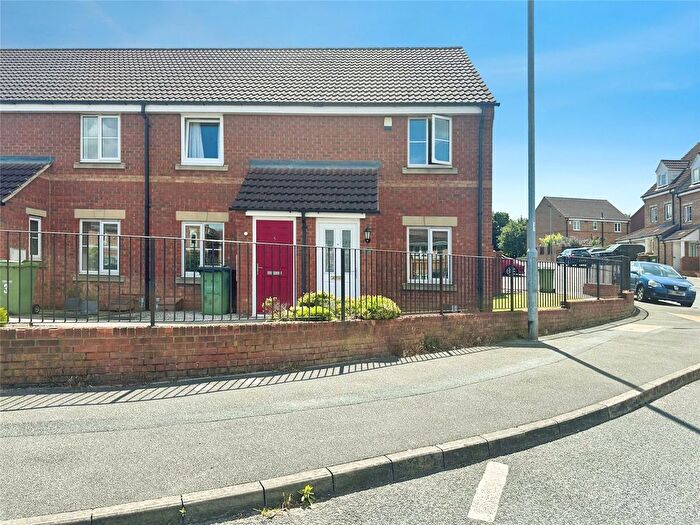 2 Bedroom End Of Terrace House For Sale In Dandelion Close, Glasshoughton, Castleford, WF10