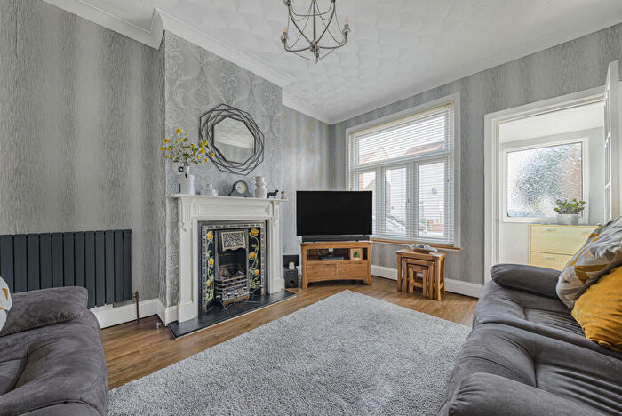 3 Bedroom Semi-Detached House For Sale In Suffolk Road, Sidcup, DA14