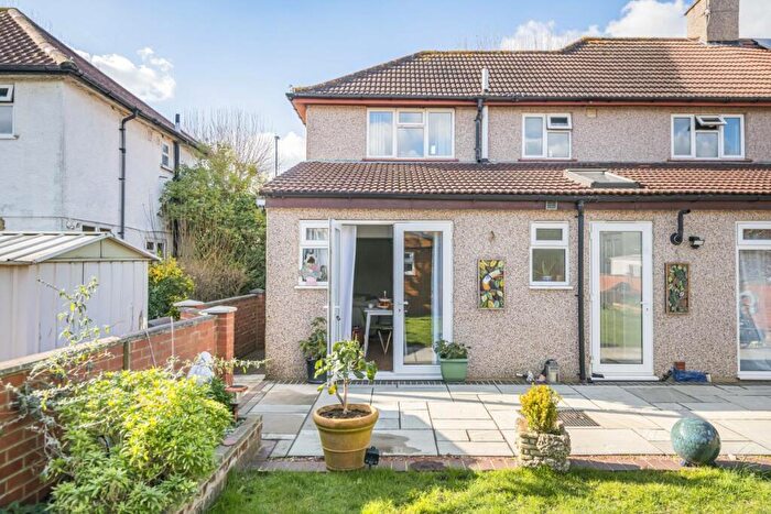 1 Bedroom Flat To Rent In Hillside Road, Croydon, CR0