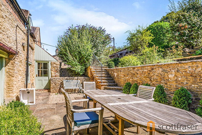 2 Bedroom Cottage To Rent In High Street, Finstock, OX7