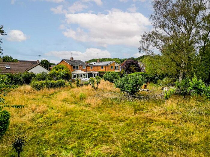 3 Bedroom Link Detached House For Sale In Burcott Lane, Bierton, Aylesbury, HP22