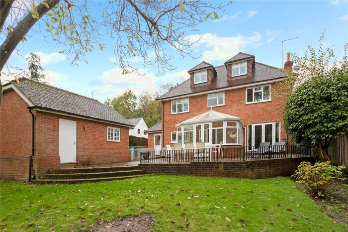 4 Bedroom Detached House For Sale In Chertsey Road, Windlesham, Surrey, GU20