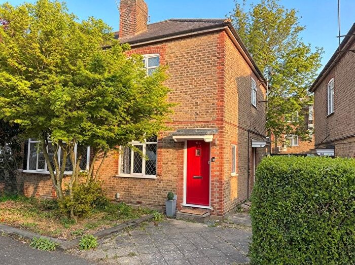 2 Bedroom Flat To Rent In Westbury Road, Brentwood, CM14