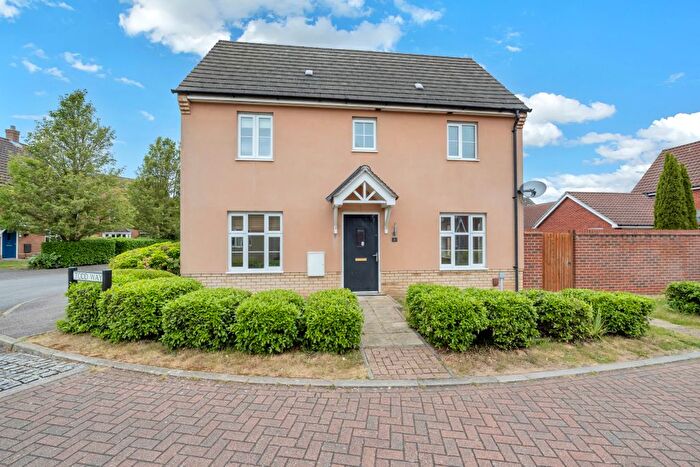 3 Bedroom Semi Detached House For Sale In Todd Way, Bury St. Edmunds, IP32