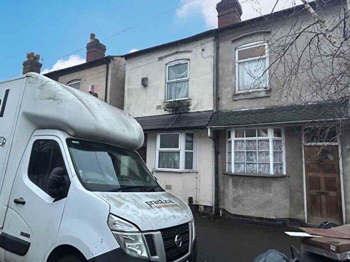 4 Bedroom Semi Detached House For Sale In James Turner Street, Birmingham, West Midlands, B18