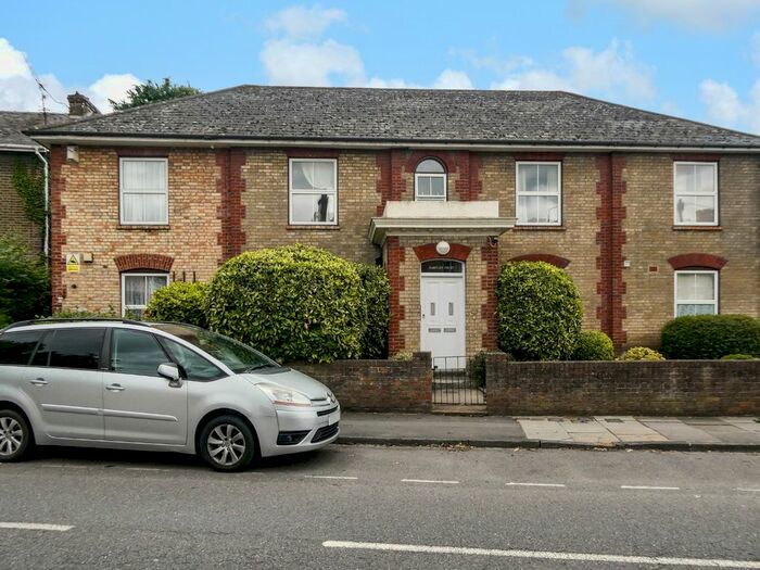 1 Bedroom Flat To Rent In Darnley Court, Darnley Road, Gravesend, Kent, DA11