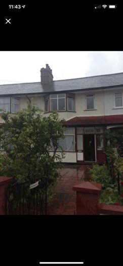 4 Bedroom Terraced House To Rent In Woodland Way, London, Greater London, CR4
