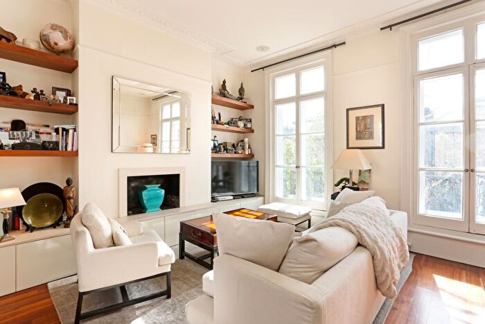 3 Bedroom Flat To Rent In Gunter Grove London, SW10